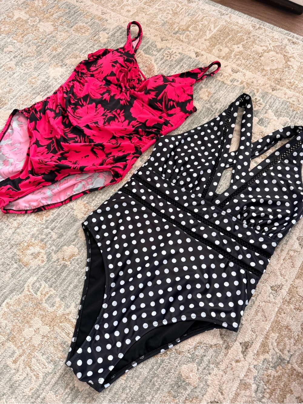 Two gorgeous swimsuits - Picture 3 of 5